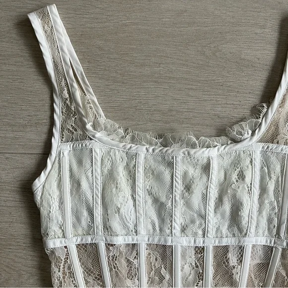 STEELE brand white lace corset bustier. Size XS. Worn once. Perfect Condition. W - Picture 3 of 6